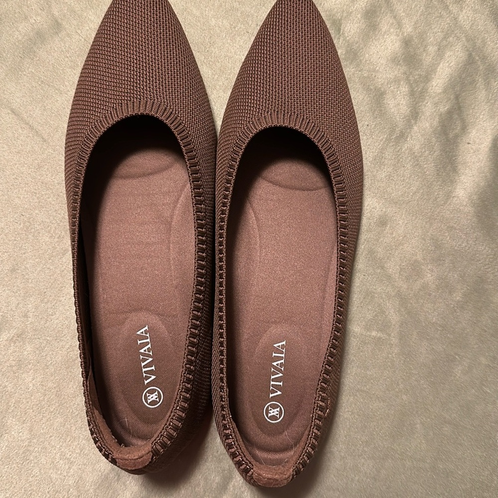 Vivaia Aria Pointed Toe Ballet Flats in brown/ caramel Size EU 39/ US 8.